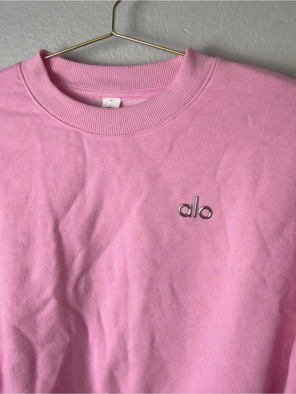 Alo Cropped Accolade Crewneck Sweet Pink